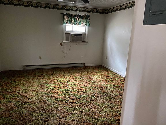 2nd image of 1942 Hawthorne Ave