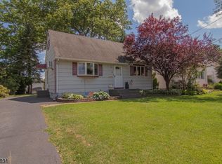 18 Georgian Dr, Clark, NJ 07066