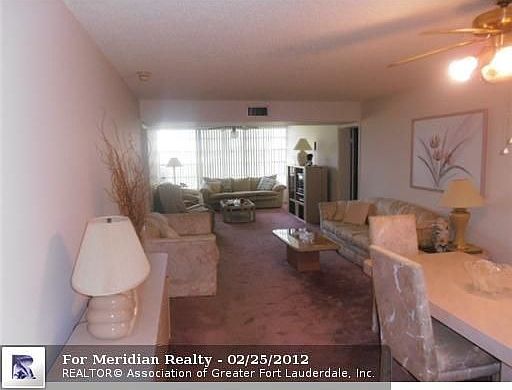 5th image of 1502 Whitehall Dr APT 405