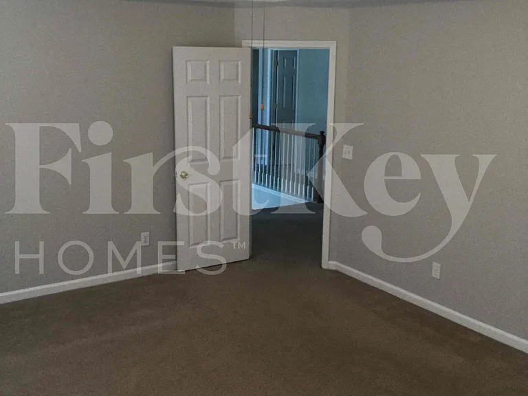 162 Olympic Dr — Photo 11