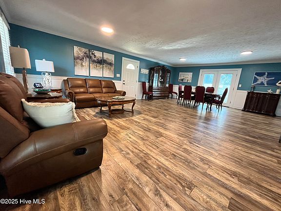 3rd image of 842 Love Mill Road