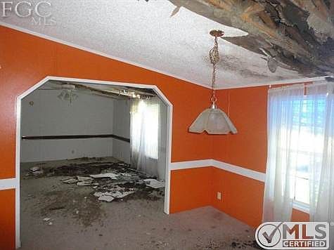 4th image of 7942 Hart Dr
