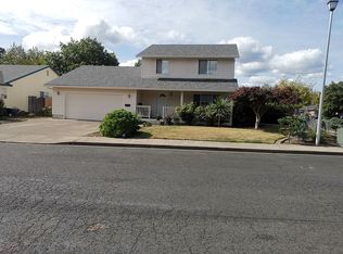 213 SW Huckleberry Dr, McMinnville, OR