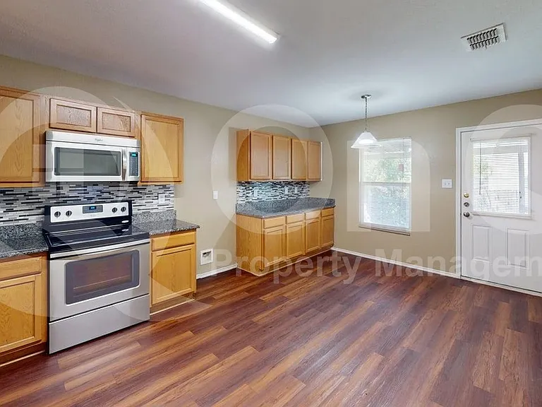 8956 Preakness Cir — Photo 13