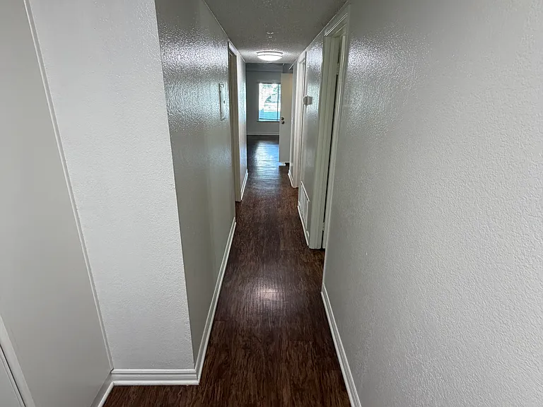 Rancho Vista Apartments — Photo 17