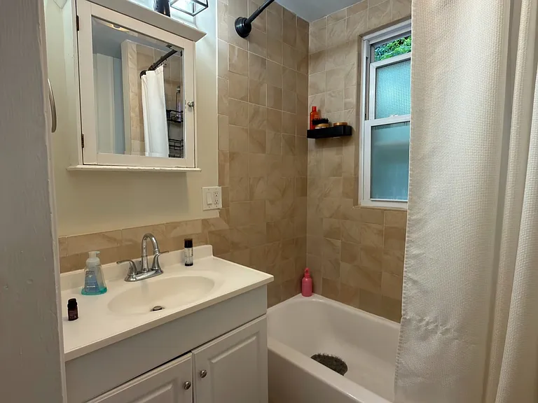 100 Walnut St #1 — Photo 8