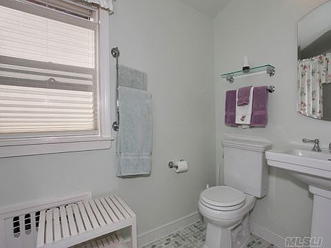 4th image of 56 Magnolia Ave