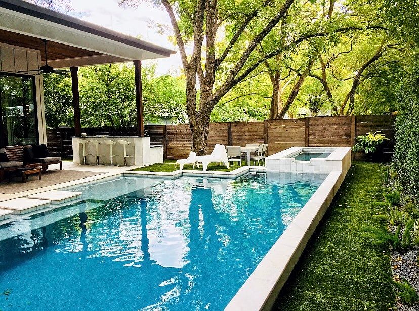 Pool, hot tub and outdoor grill