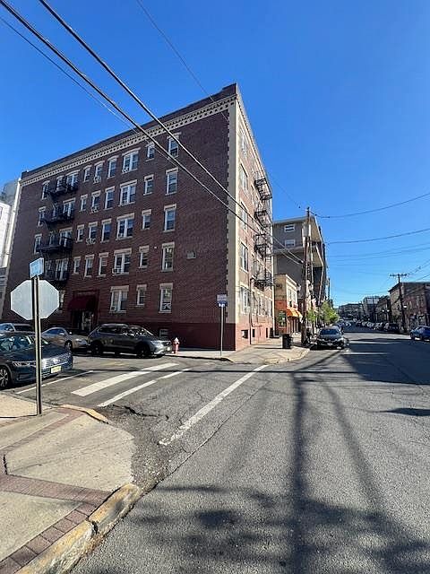 1st image of 104 Westover Pl APT 201
