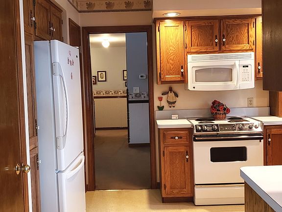 4th image of 409 Mooseheart Dr