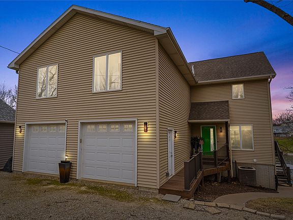 3rd image of 246 Hillcrest Rdg
