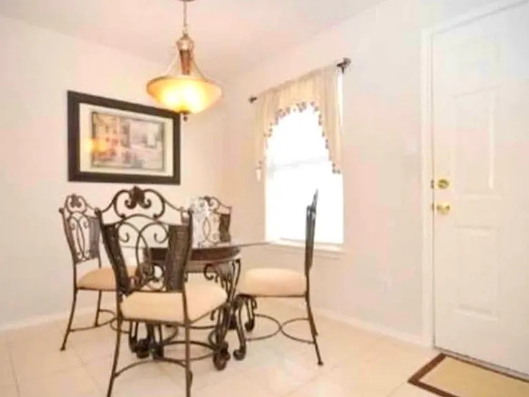 9008 Gainsborough Dr — Photo 8