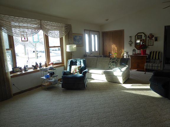 4th image of 2025 La Casa Ln SE