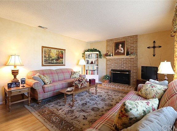 4th image of 205 N Henton Ave