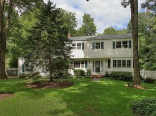 44 Florie Farm Rd, Mendham, NJ 07945