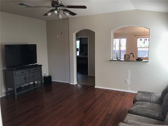 3rd image of 1216 Hensley Dr