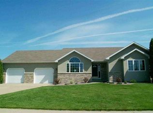 105 E Verleen Ave, Waunakee, WI 53597