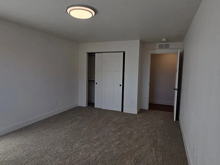 1026 Center Dr — Photo 7