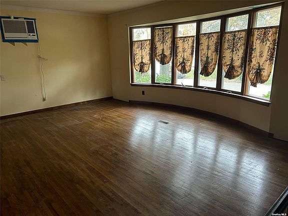 5th image of 17 Baywood Ln