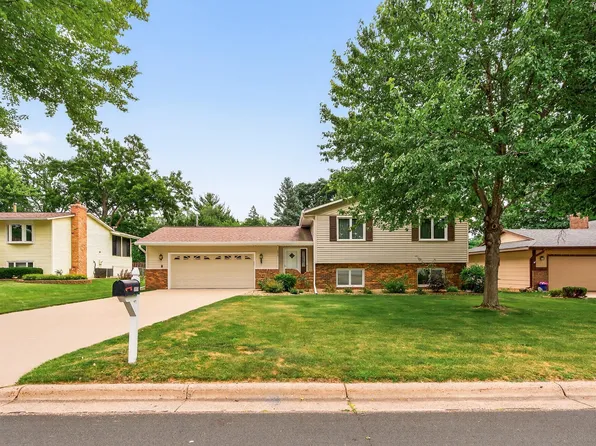 7575 McKinley St NE, Fridley, MN 55432