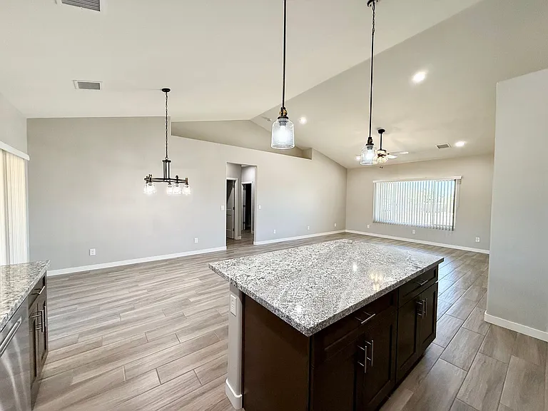 3676 N Valley View Dr — Photo 8