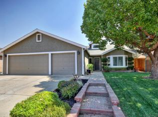 9871 Falcon Meadow Dr, Elk Grove, CA 95624
