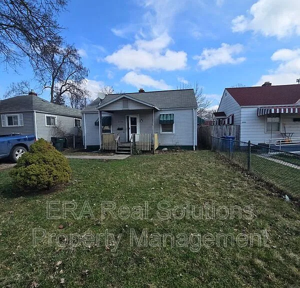 2236 Atwood Ter — Photo 1