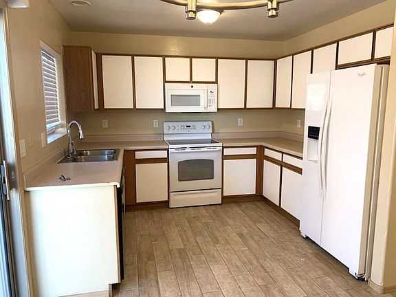 4th image of 12649 W Surrey Ave