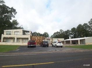 3284 Interstate 45, Willis, TX 77318