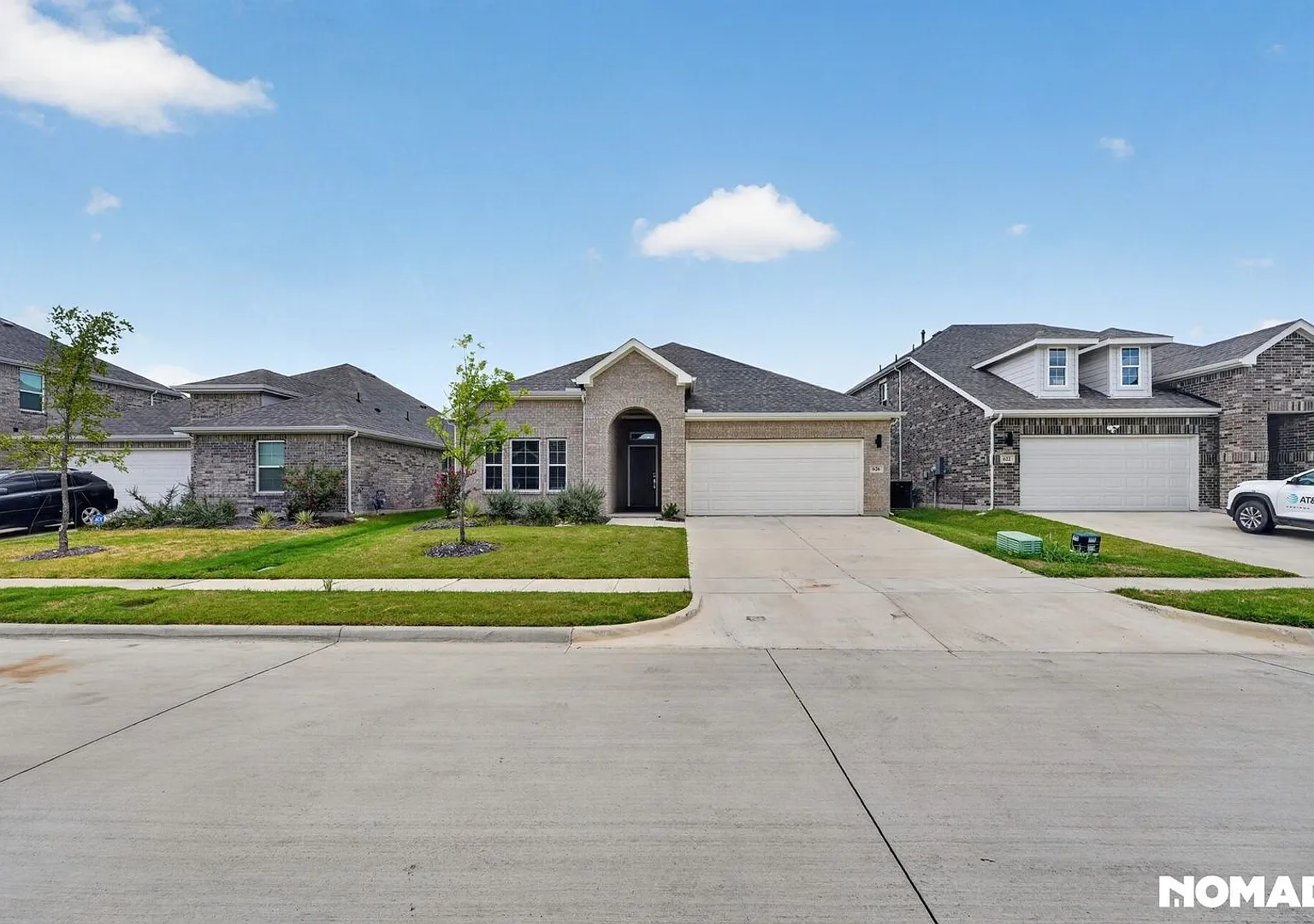 Charming 4br 3bath House In Forney — Photo 2