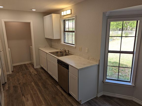 5th image of 1105 Timmons Dr