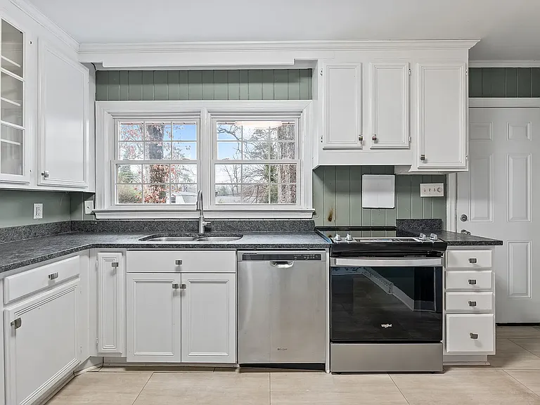 2209 Villa Dr — Photo 13