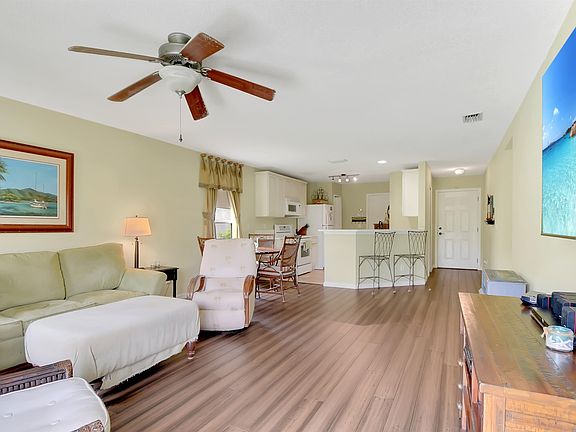 3rd image of 965 Wynfield Cir