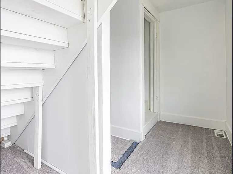 1922 Kenneth Ave — Photo 25