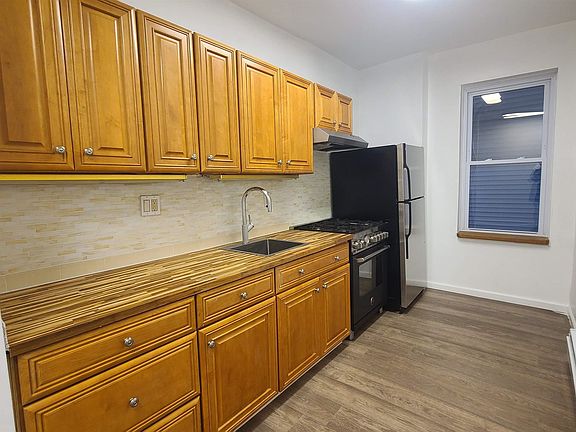 3rd image of 15 Hopkins Ave #5