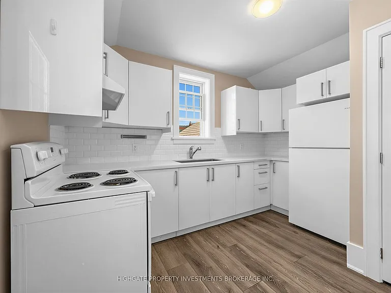 107 Kent St #UPPER — Photo 4