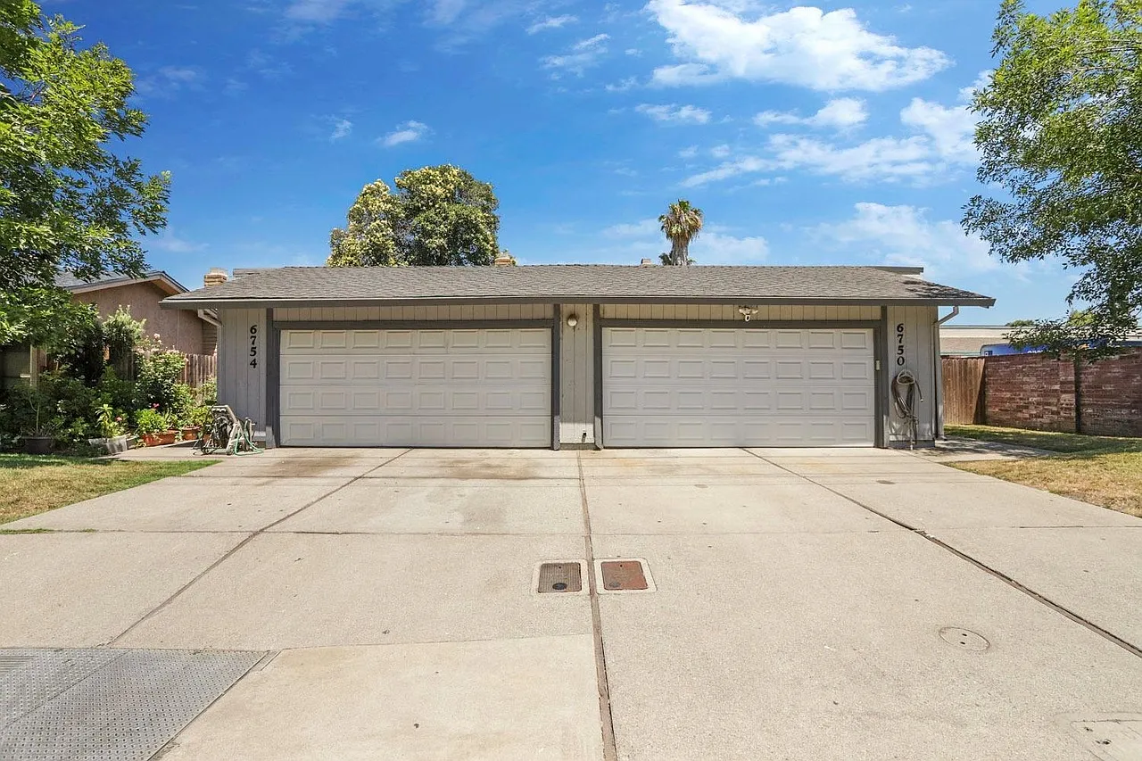 3 bed, 1400 sqft, $2,475 — Photo 1
