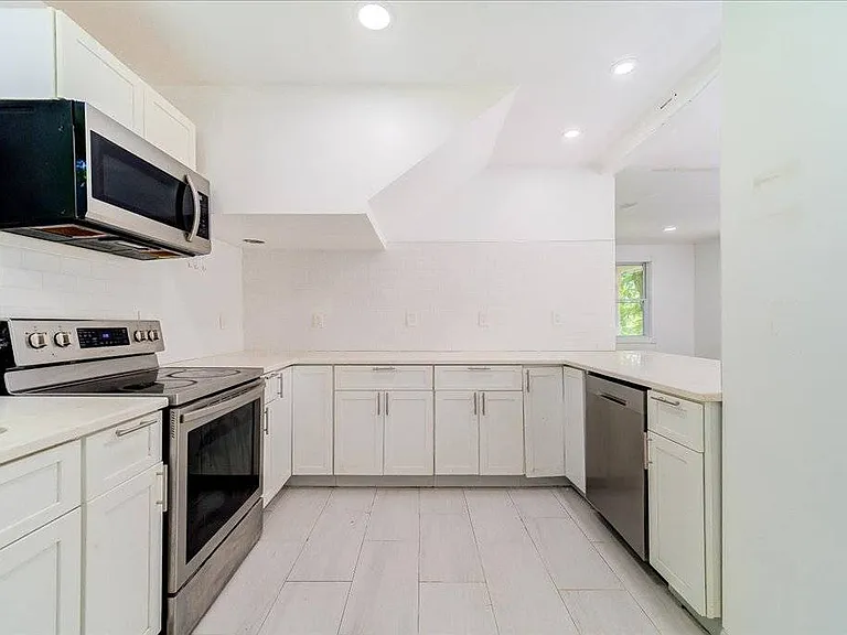 629 South Rd — Photo 16