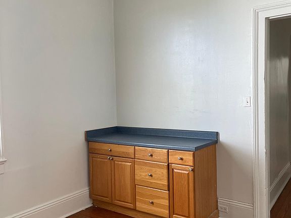 5th image of 820 Valmont St