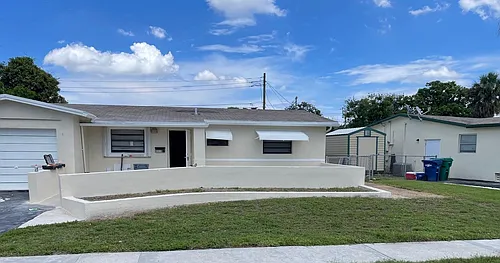 4410 NW 22nd St Photo 1