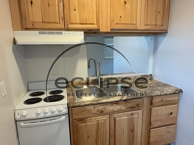Summit View Apartments — Photo 64
