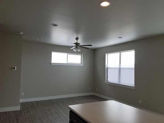 2nd image of 203 13th St Unit C