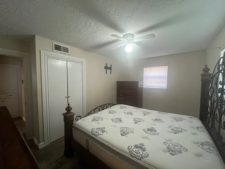 1331 W Hayes St — Photo 22