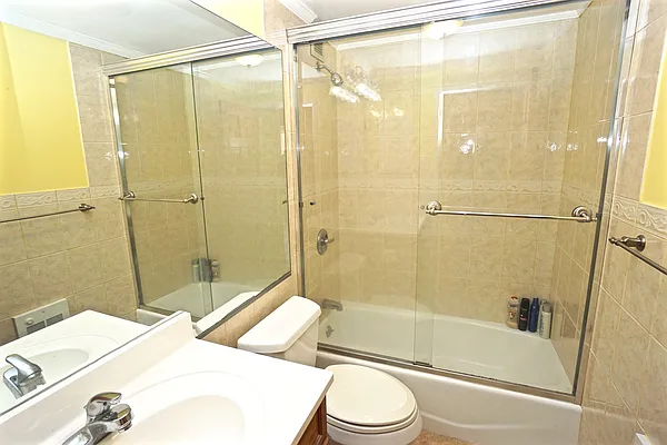 Rented by Bizzarro Agency | media 5