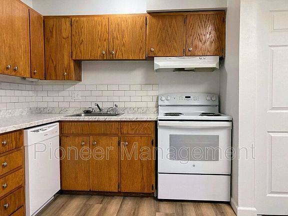 5th image of 633 SE Flint St #13