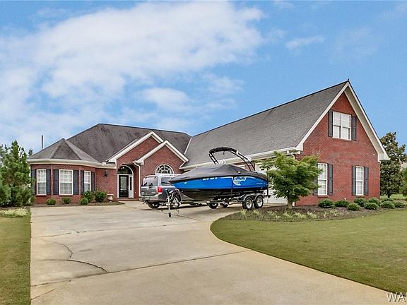 2nd image of 2627 Lake Crest Ln