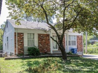 140 Saint Edward Ln, Florissant, MO 63033