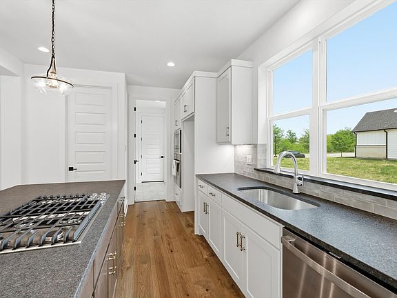 4th image of 216 Village Way