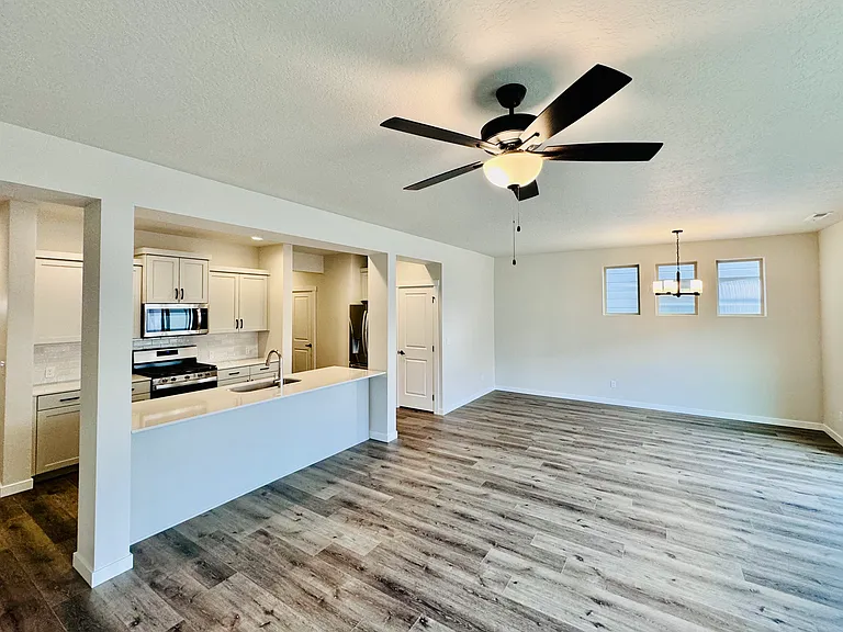 197 W Radiant Ridge Dr — Photo 4