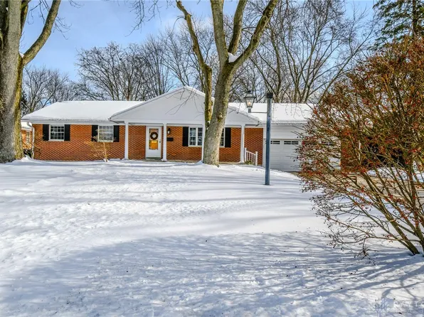 4048 Locustwood Dr, Dayton, OH 45429